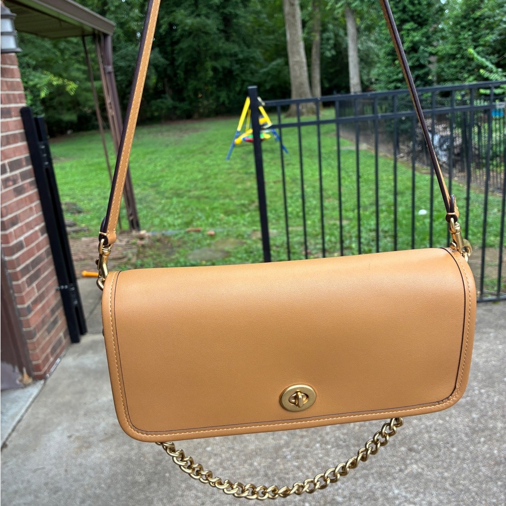 Coach Dinky 1974 - Honey Brown | Tan Leather Shoulder Bag with Gold Hardware - Picture 2 of 10